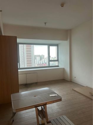 Unfurnished Studio Unit at One Shangrila Place for Rent
