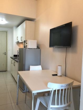 Fully Furnished 1 Bedroom with Balcony in Jazz Residences Makati