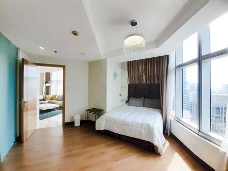 Price Cut 2 Bedroom at One Central Salcedo Village Makati