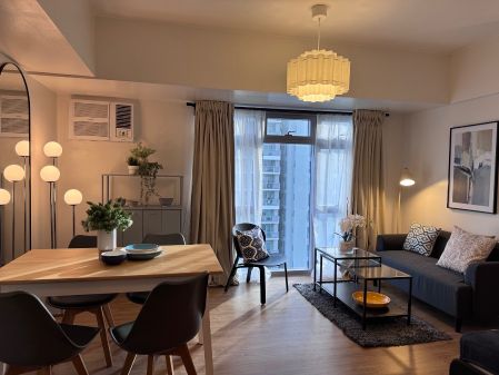 For Rent Studio Unit in Park Triangle Residences