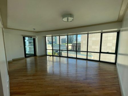 Unfurnished 2BR Condo for Rent in Rockwell