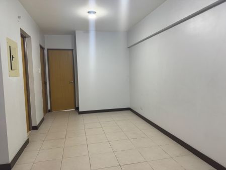 2 Bedroom Unfurnished Condo for Rent in the Birchwood Acacia
