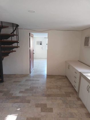 Unfurnished 2 Bedroom Unit at Capri Condominium for Rent