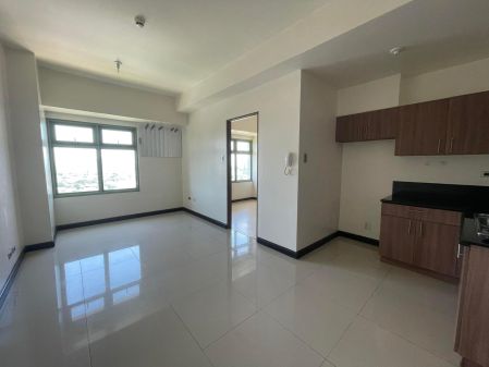 Unfurnished 1 Bedroom with Parking at The Magnolia Residences