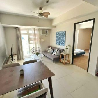 Stylish 1 Bedroom Retreat in Solinea Tower 1  Cebu Business Park
