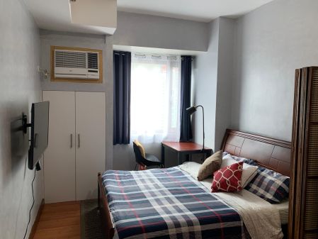 Fully Furnished Studio Unit in Salcedo Village Makati with Excel