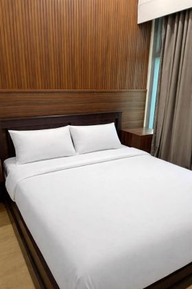 Semi Furnished Park West Bgc 1BR Condo