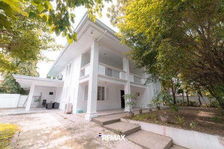 2 Storey House for Rent in Dasmarinas Village Makati City