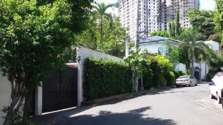 6BR House for Rent in Bo Kapitolyo Pasig City