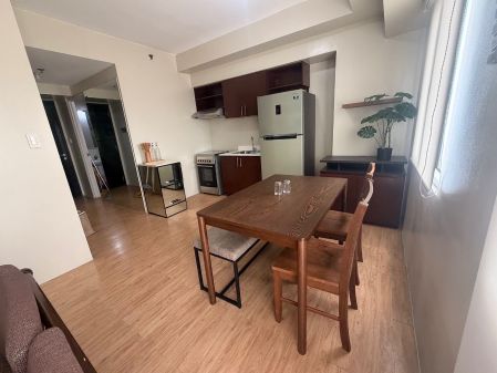 1 Bedroom With Balcony Avida Towers Alabang
