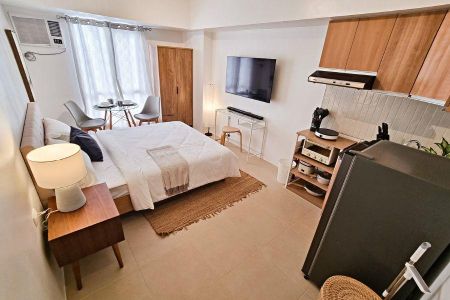 Studio Unit in Avida Riala High Floor Golf Course View