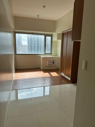 Unfurnished Studio Unit for Rent in Eton Tower Makati