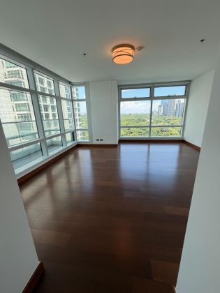 For Lease 3 Bedroom Unit at Two Roxas Triangle
