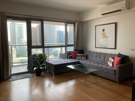 1BR Unit in One Serendra East Tower