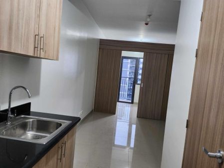 Brand New Unfurnished 1 Bedroom in Shore 2 Residences Pasay