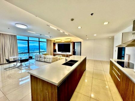 3BR for Rent at East Gallery Place BGC