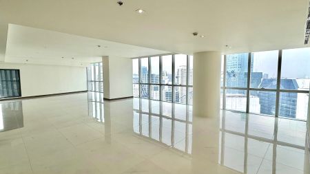 Unfurnished 3 Bedroom Unit at Park Central Towers for Rent