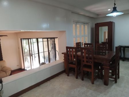 4 Bedroom Nice House for Rent in Ayala Alabang Muntinlupa