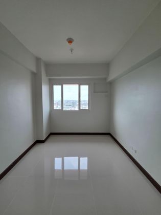 Studio Unit In Quantum Residences Unfurnished for Rent