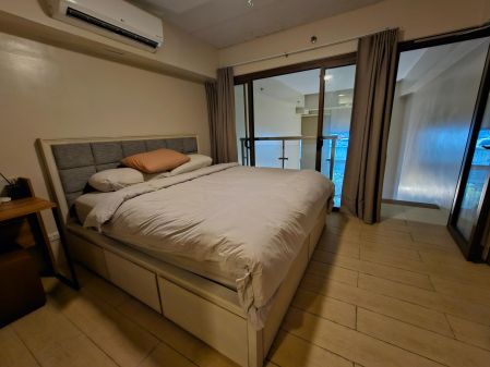 1BR Furnished Condo for Rent in 81 Newport Boulevard Pasay City