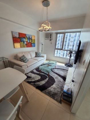 Fully Furnished 1BR Unit near Uptown Mall