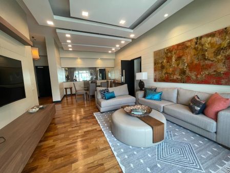 Professionally Interior Designed 3 Bedroom in One Serendra BGC