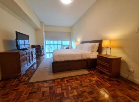 Fully Furnished 2BR for Rent in The Frabella 1 Makati