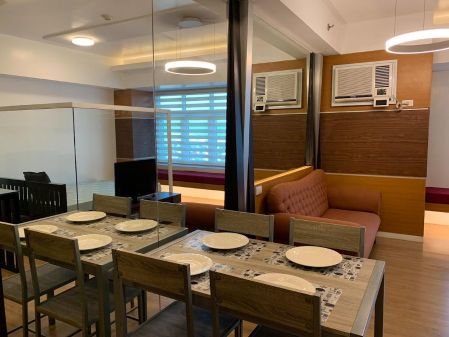 Modern Interiored Studio for Rent in Two Serendra BGC Taguig