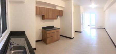 For Rent 2BR Unit with Balcony Manzuria Tower Alder Residences 