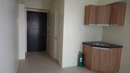 Unfurnished Studio Unit at Avida Towers One Union Place for Rent
