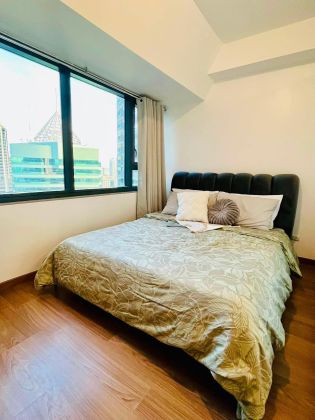Semi Furnished 1 Bedroom at The Rise Makati