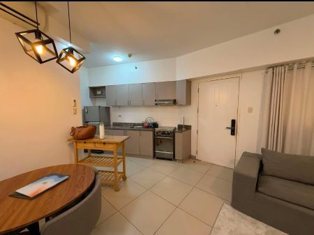 2 Bedroom Condo for Rent in 53 Benitez New Manila Quezon City