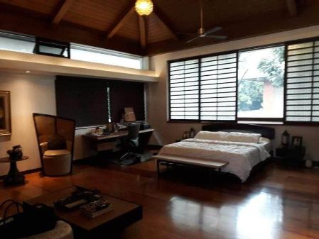 5BR House and Lot for Rent at Valle Verde 4