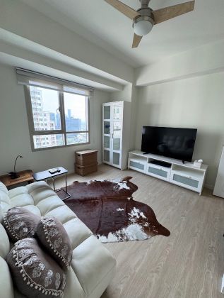 97 Sqm 2 Bedroom Corner Unit at The Grove Pasig