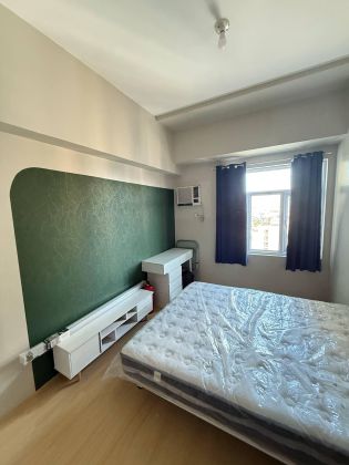 Semi Furnished Studio Unit in Vista Taft Manila