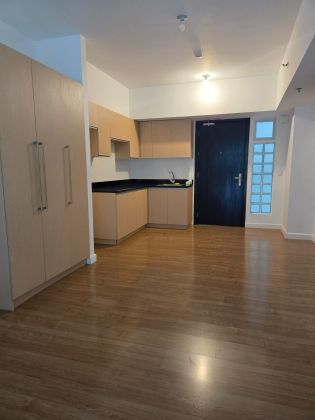 Semi Furnished Studio for Rent in The Veranda Arca South