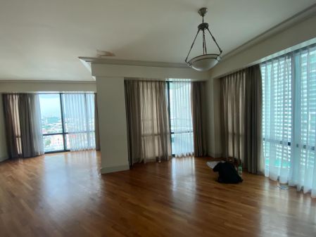 Makati Rockwell 2 Bedroom with Balcony and River Views