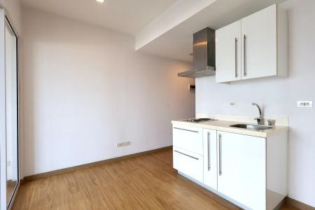 1BR Condos in Acqua Private Residences Near Makati CBD