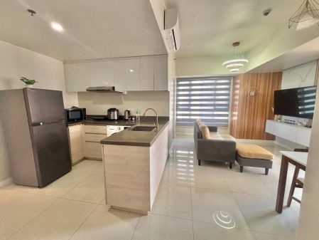 Fully Furnished 1 Bedroom Unit at Mandani Bay Suites for Rent