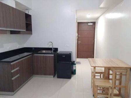 Fully Furnished High Floor Unblocked Unit at The 