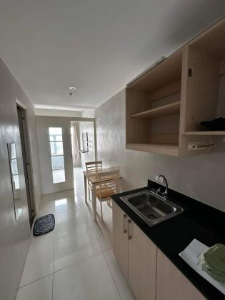Semi Furnished 1 Bedroom Unit at Vista Taft for Rent