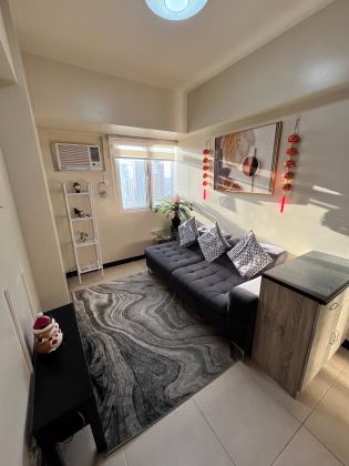2 Bedrooms for Rent in BGC Avida Towers Turf