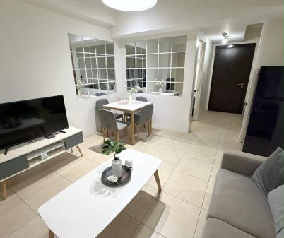 2 Bedrooms Loft Unit in Avida Towers 34th Street BGC