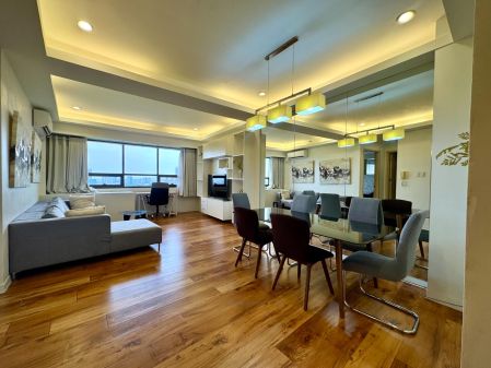 1BR Condo at Icon Residences Tower 2 with Golf Course View