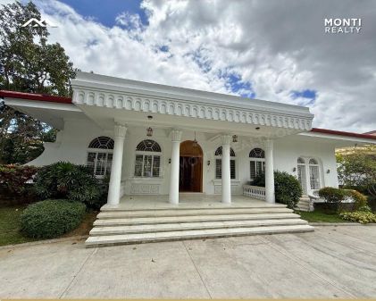 Unfurnished 6 Bedroom House at Dasmarinas Village for Rent