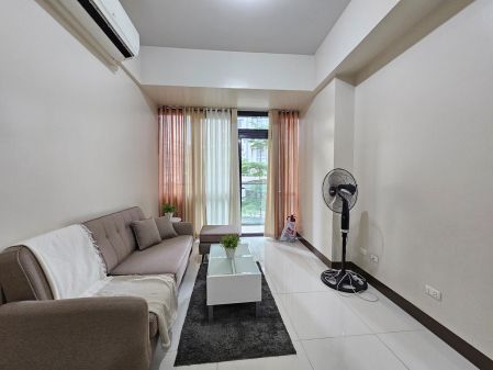 Fully Furnished 1 Bedroom Unit at The Florence for Rent