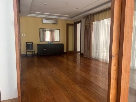 5Bedrooms Classy House For Rent