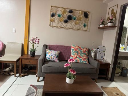 Fully Furnished 1 Bedroom Unit in the Center of Uptown Place
