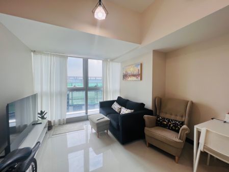 Fully Furnished 2BR for Rent in Uptown Parksuites Taguig