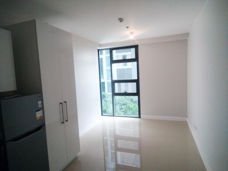 Studio Semi Furnished Unit for Rent in Arbor Lanes